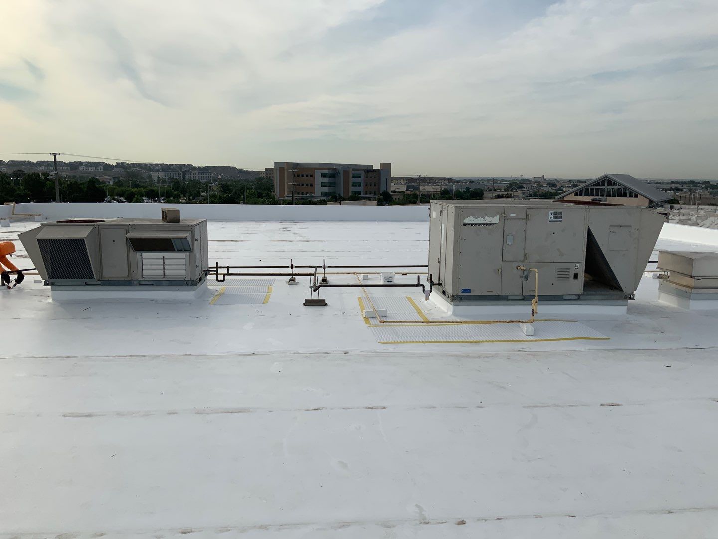 Commercial TPO roof completed by Roof Experts