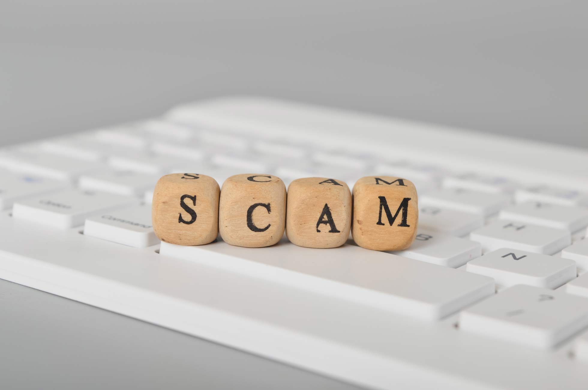 How to look out for roof scammers