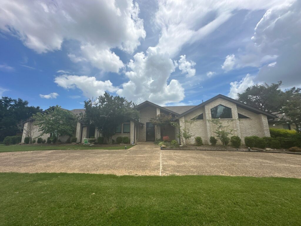 Completed residential roof replacement in Dallas, TX